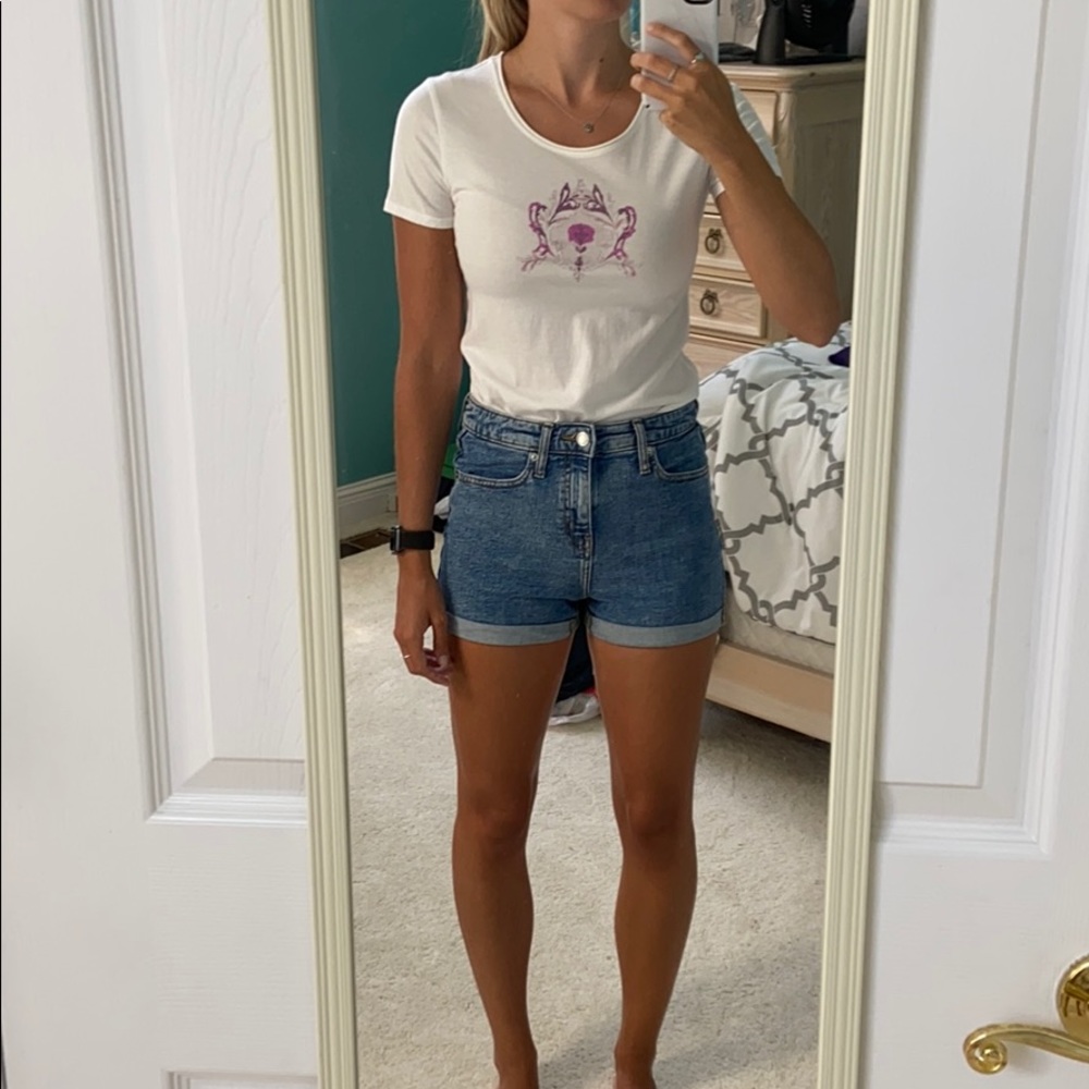 Lucy T-shirt - Picture 1 of 6